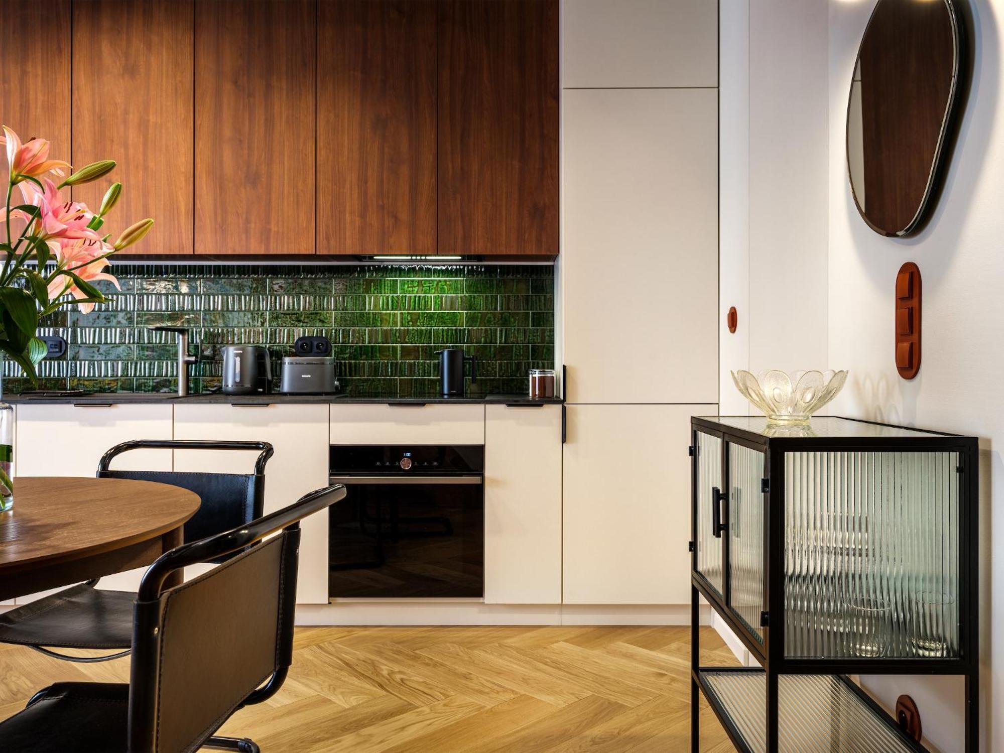 Tyzenhauz Superior Apartment